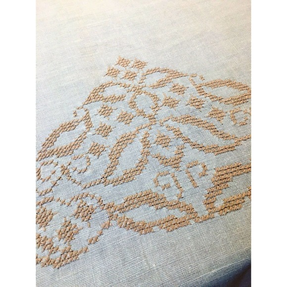 Vintage linen tablecloth light blue embroidered lace corners 80" x 72" rectangle - Picture 3 of 11